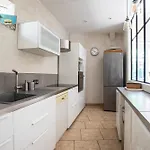 Дом отдыха Spacieuse Avec Piscine Privee *