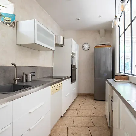 Prázdninový dům Spacieuse Avec Piscine Privee *