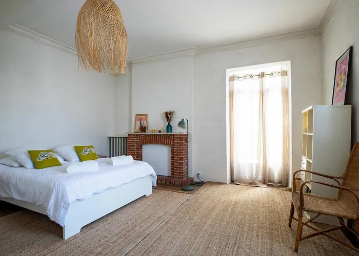 Spacieuse Avec Piscine Privee Holiday home