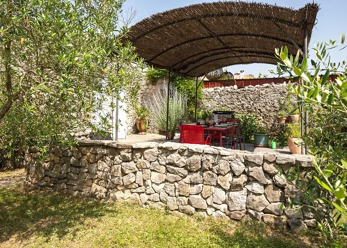 Spacieuse Avec Piscine Privee Holiday home *