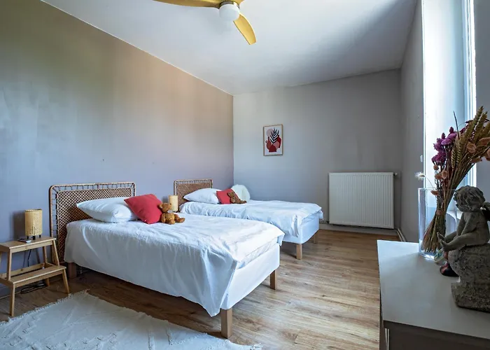 Holiday home Spacieuse Avec Piscine Privee