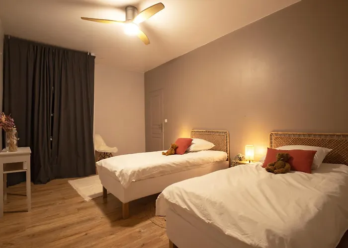 Holiday home Spacieuse Avec Piscine Privee